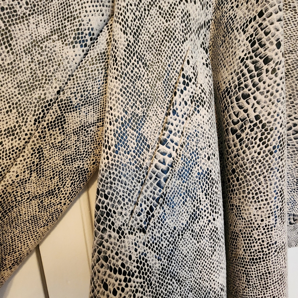 Jacket - Picture 2 of 6